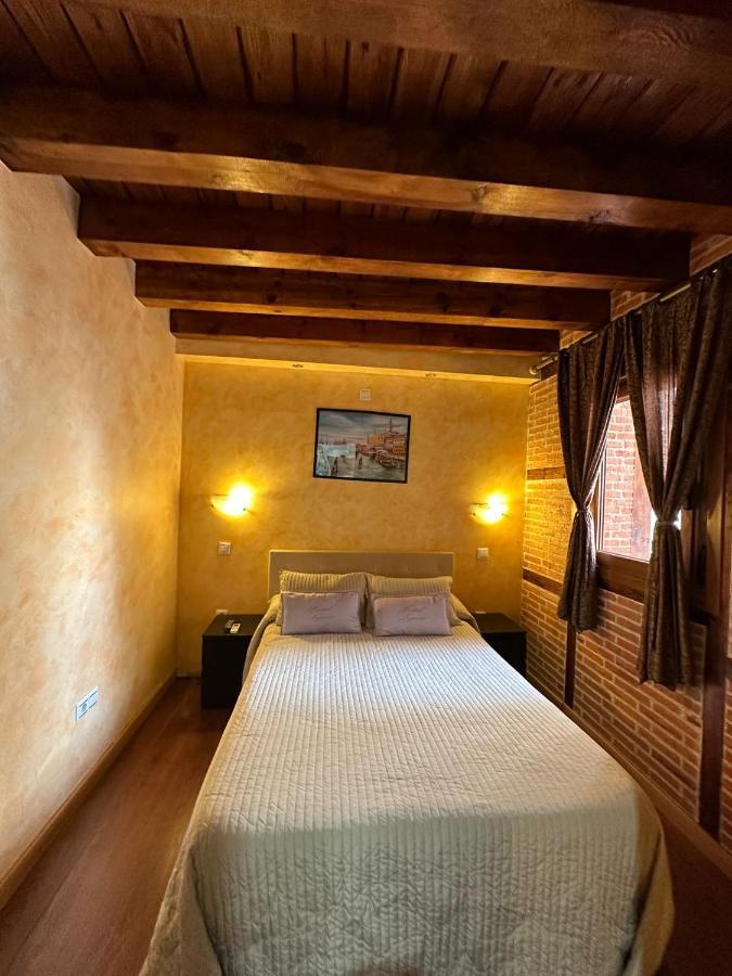 Hostal Segovia Adults Only Exteriér fotografie