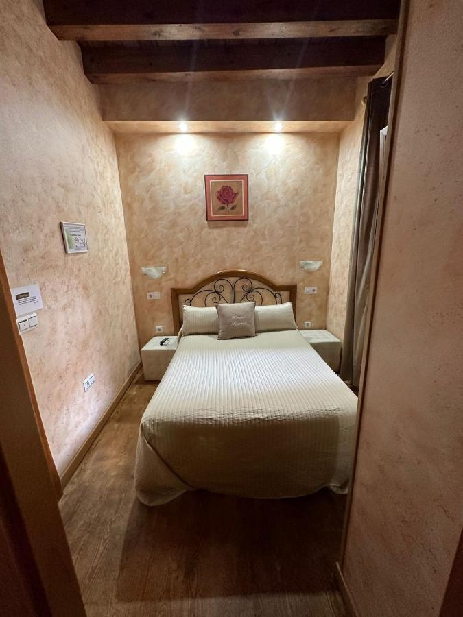 Hostal Segovia Adults Only Exteriér fotografie