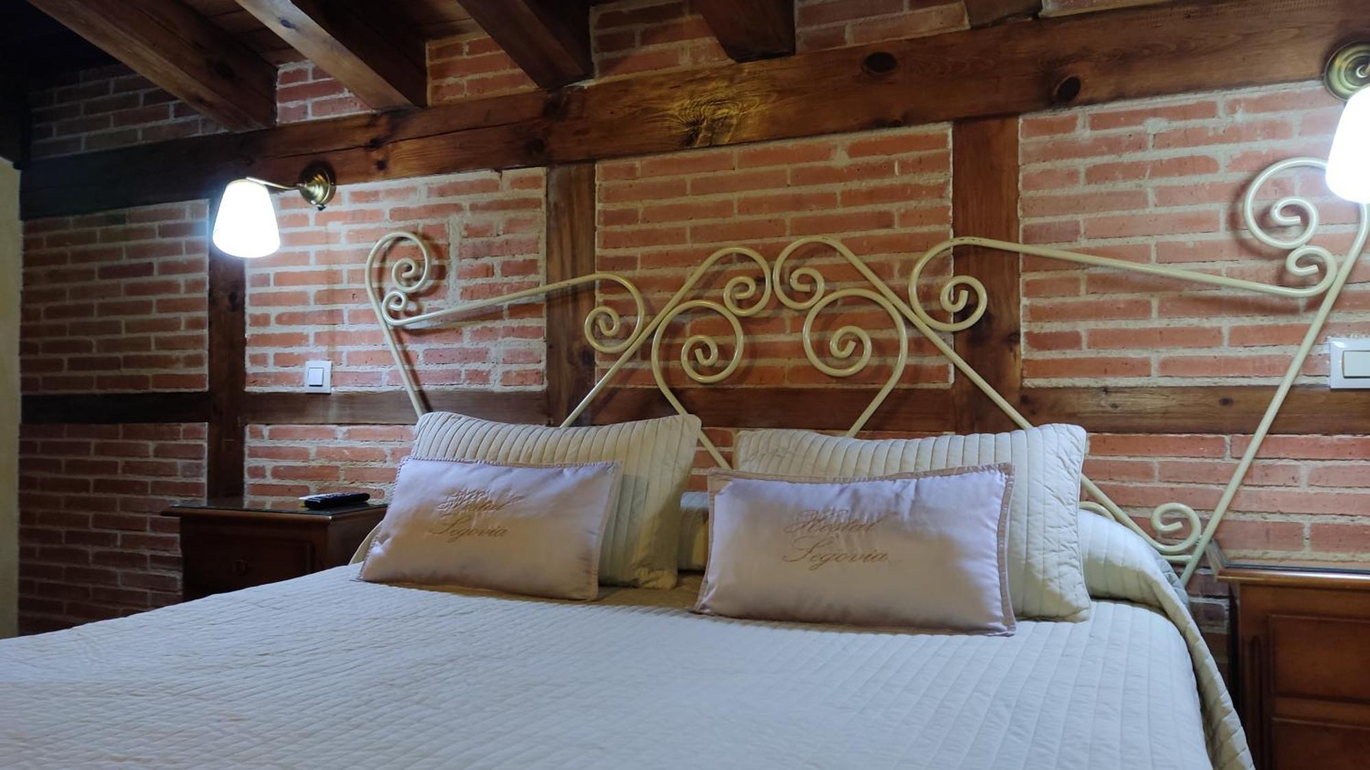 Hostal Segovia Adults Only Pokoj fotografie