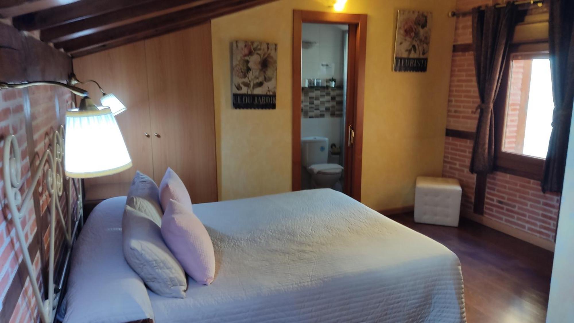Hostal Segovia Adults Only Pokoj fotografie