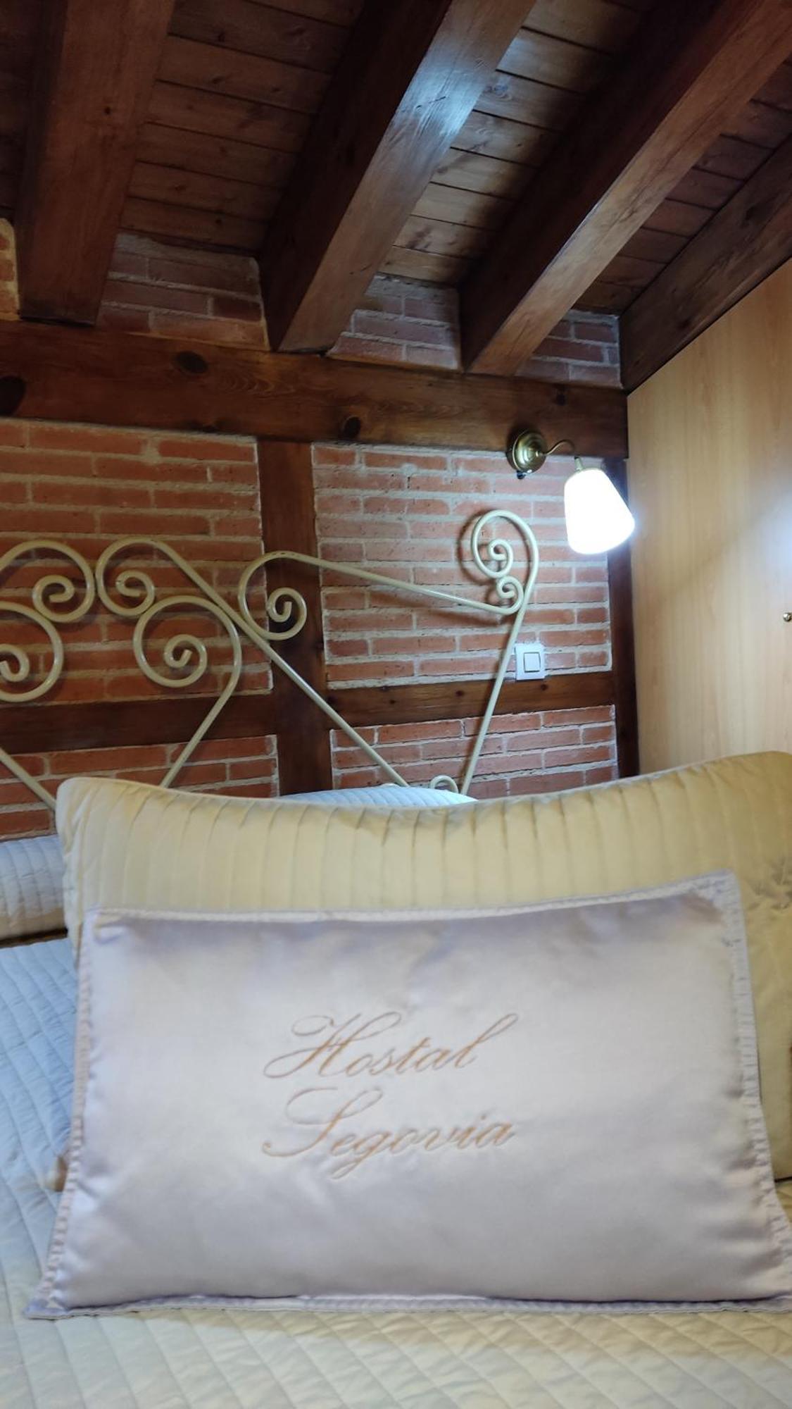Hostal Segovia Adults Only Pokoj fotografie