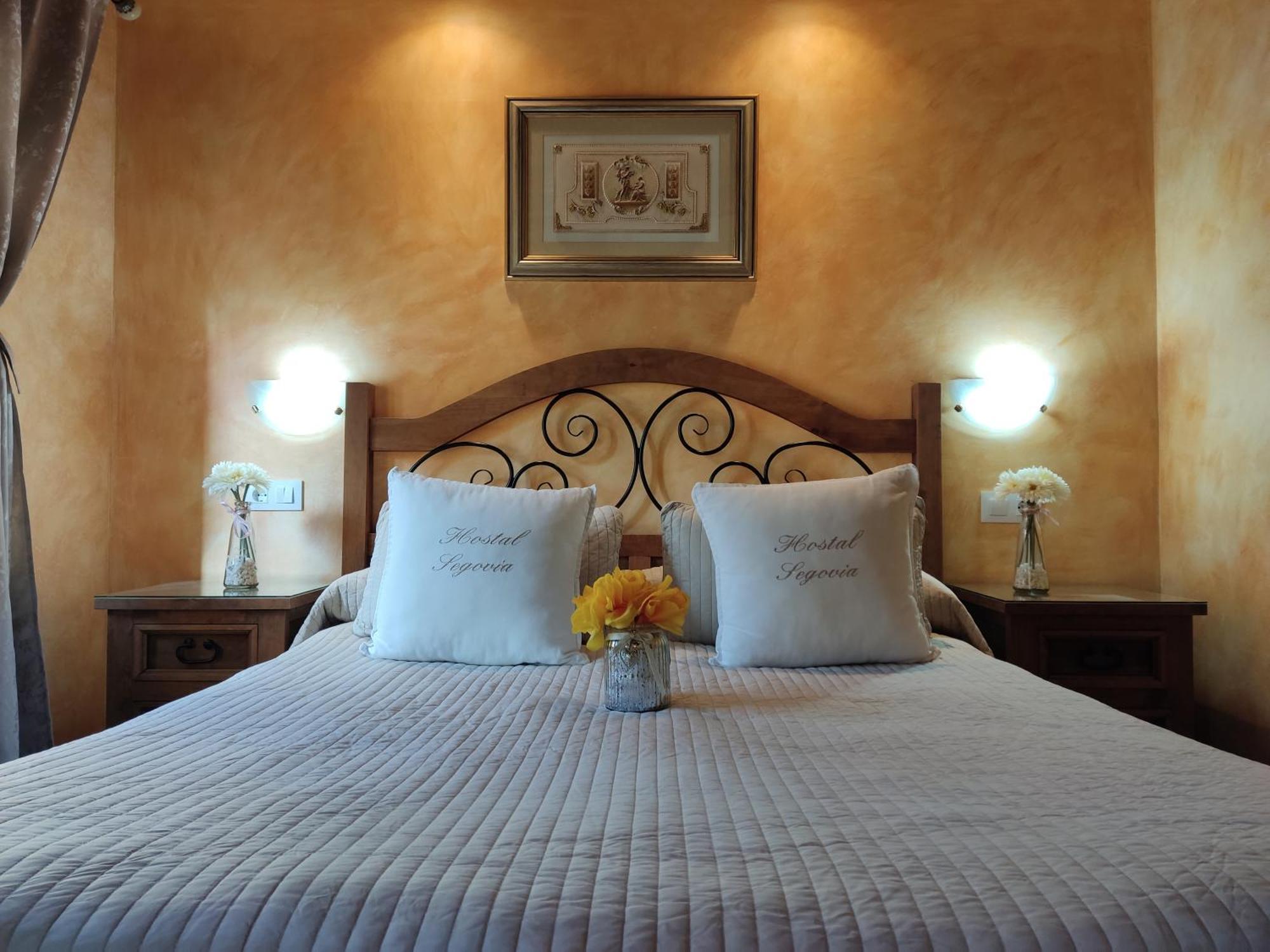 Hostal Segovia Adults Only Pokoj fotografie