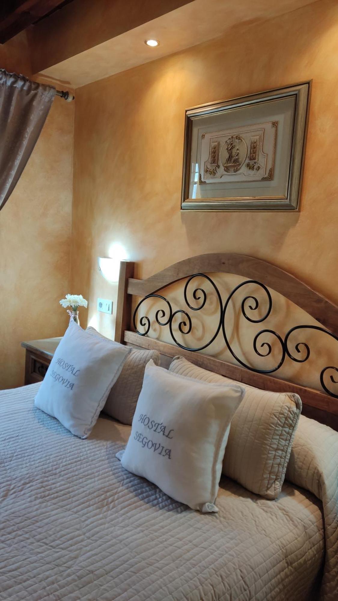 Hostal Segovia Adults Only Pokoj fotografie