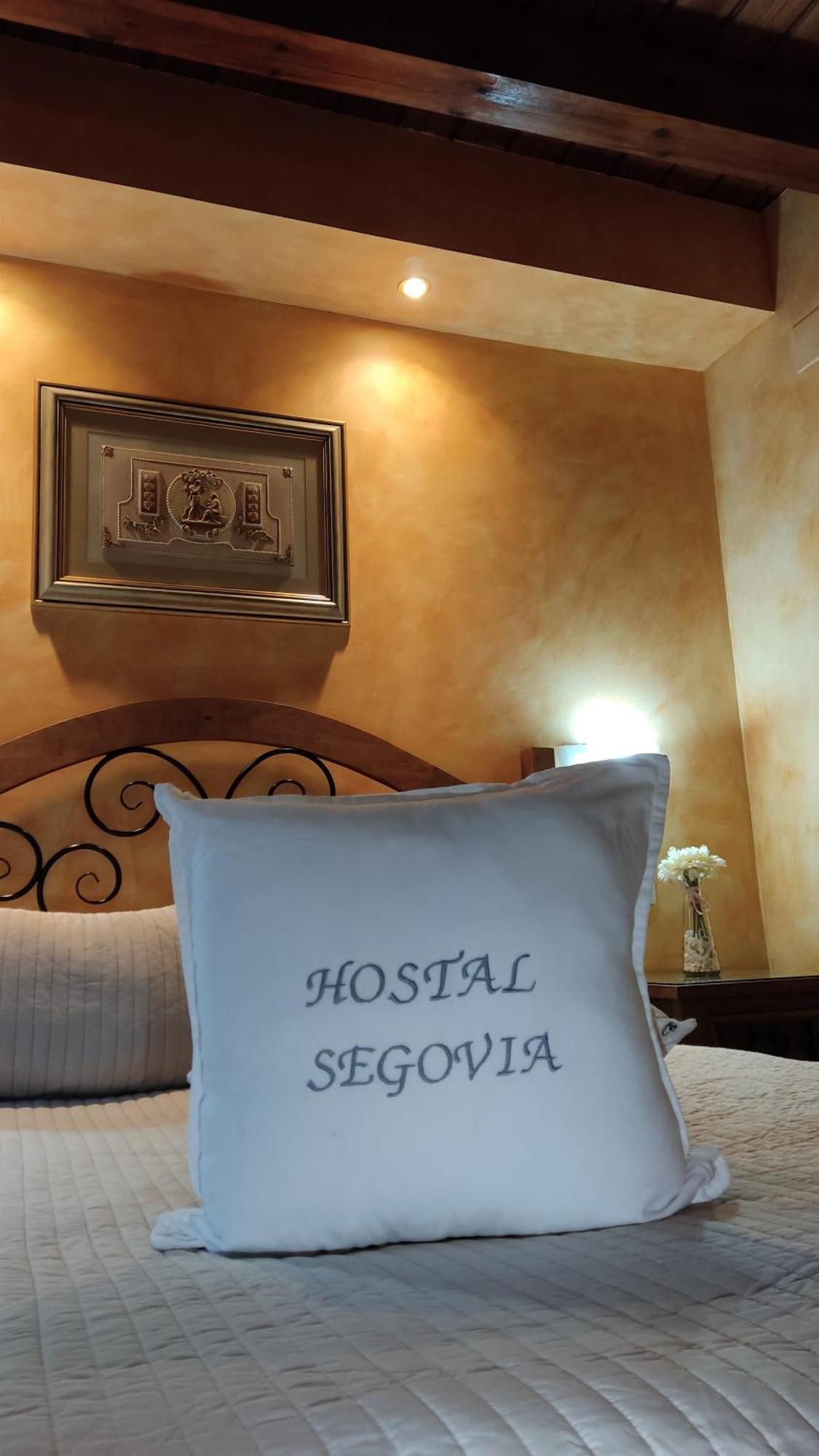 Hostal Segovia Adults Only Pokoj fotografie
