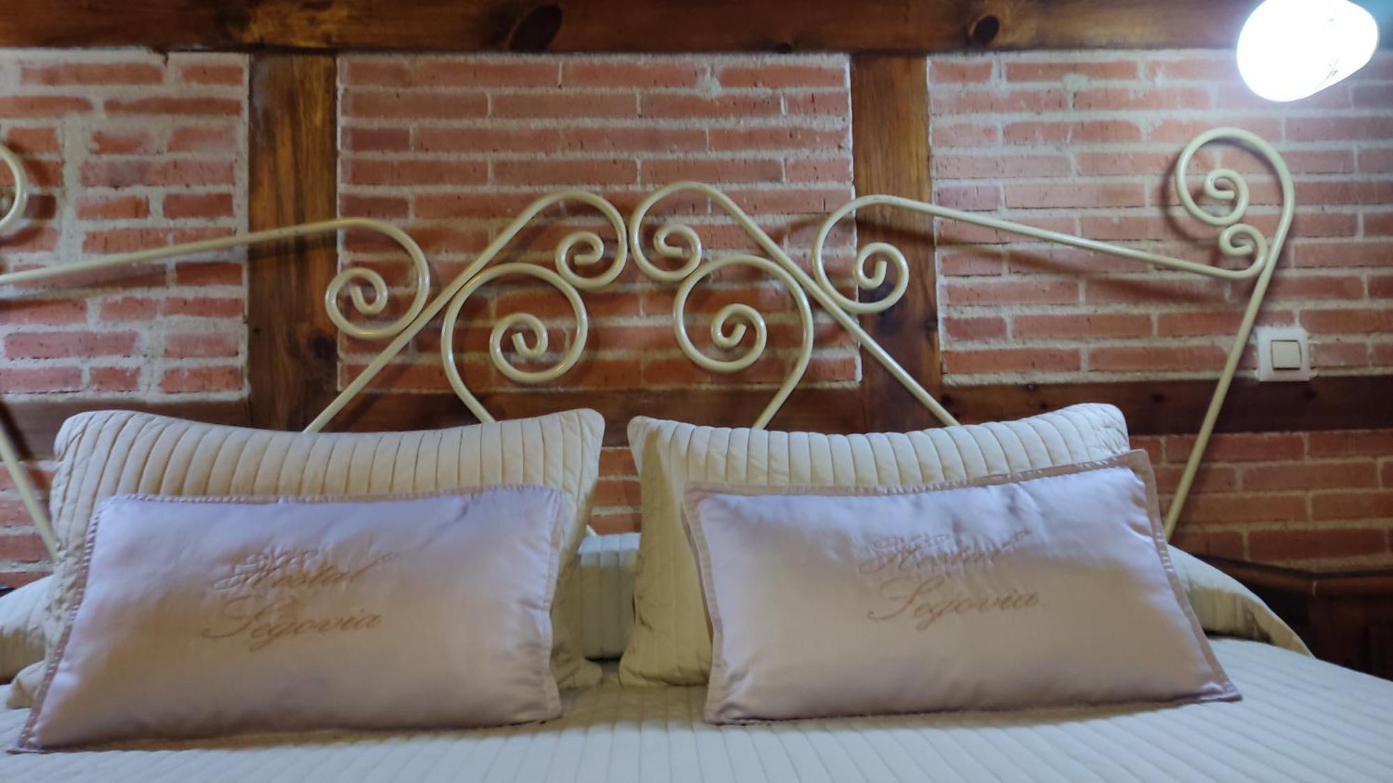 Hostal Segovia Adults Only Pokoj fotografie