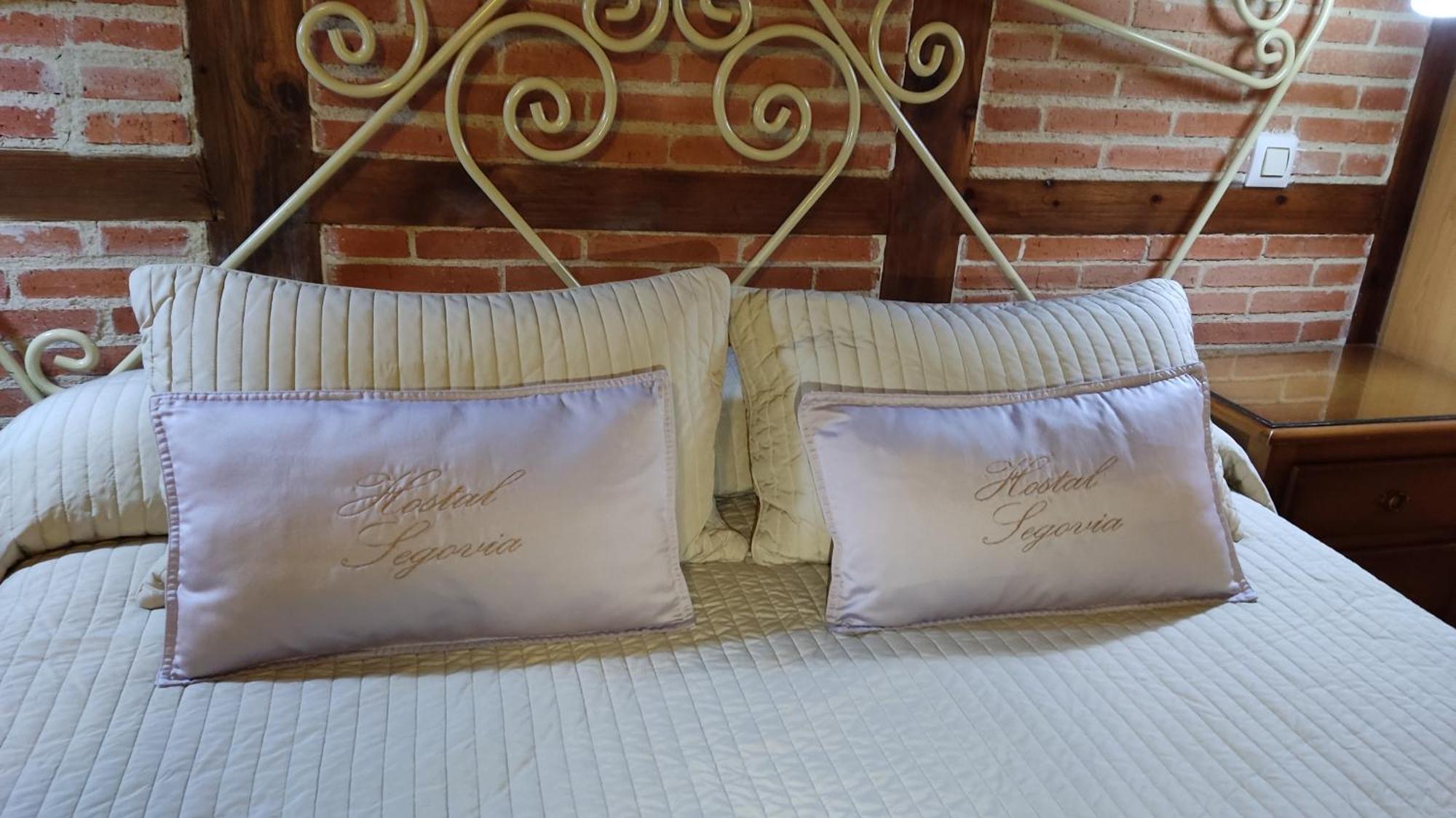 Hostal Segovia Adults Only Pokoj fotografie